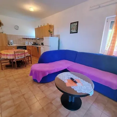 Apartment With Parking Space Barbat, Rab - 25045