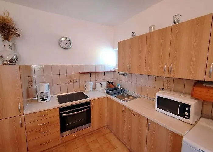 Apartment With Parking Space Barbat, Rab - 25045